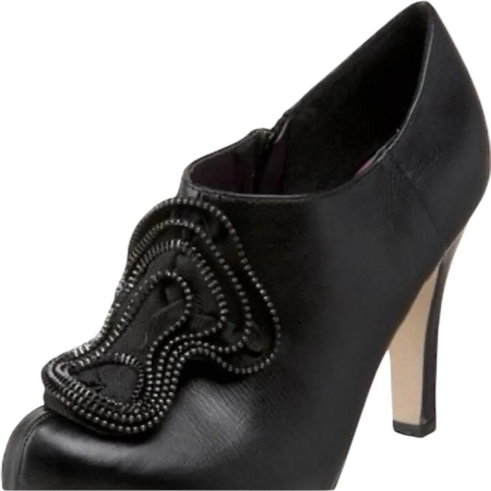 Madden Girl Black Leather Rokker Ruffled Zipper Bootie 4 Inch Heels Womens 11
